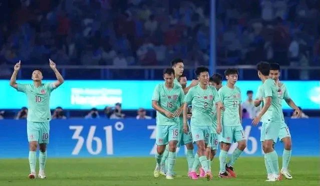 包含中国绿城战绩斐然，成功晋级下一轮的词条