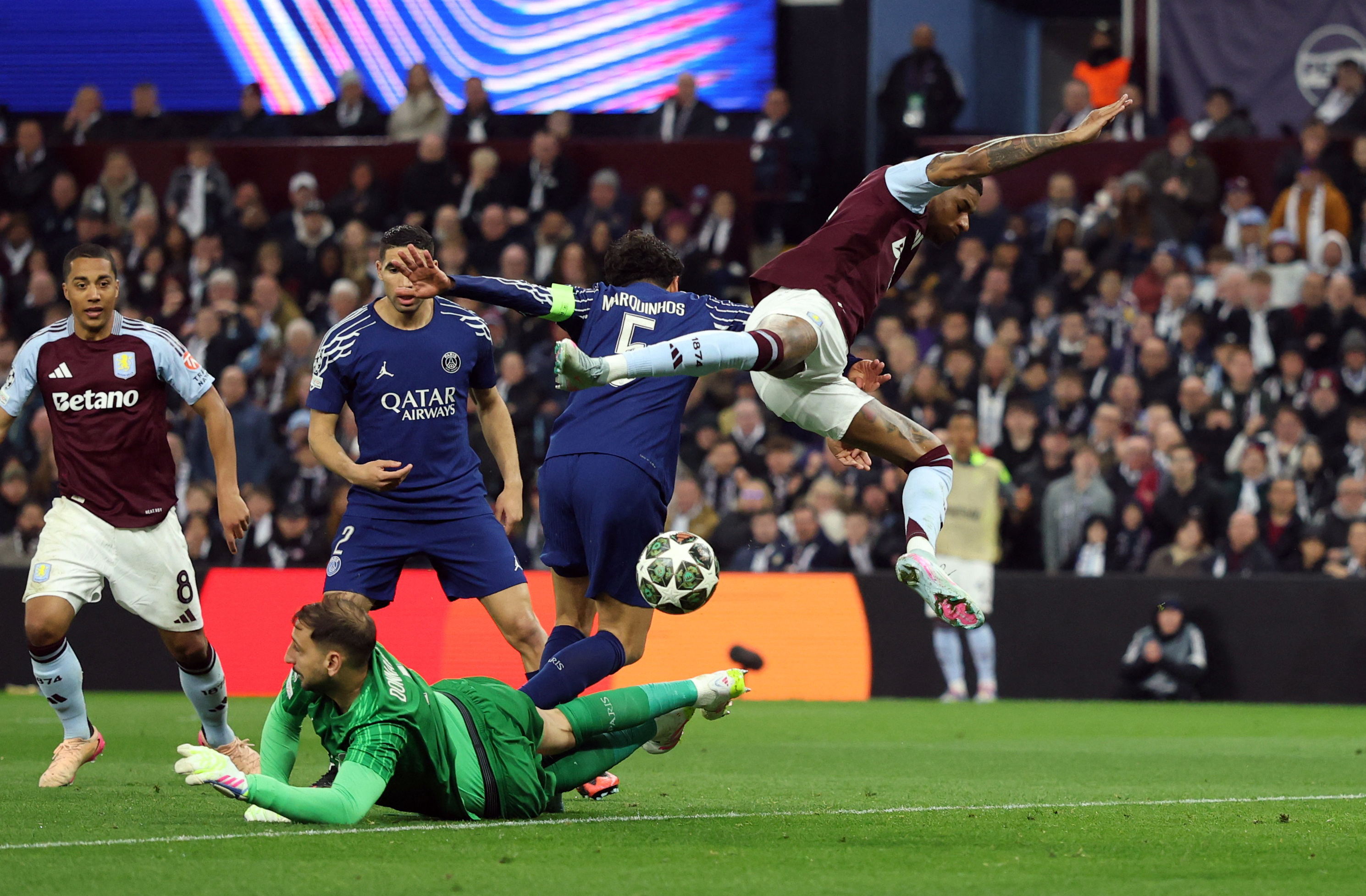 关于巴黎圣日耳曼逆转锁定欧冠小组第一的信息 关于巴黎圣日耳曼逆转锁定欧冠小组第一的信息