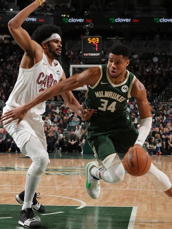 四川队力克辽宁队,字母哥刷新纪录 四川队力克辽宁队,字母哥刷新纪录