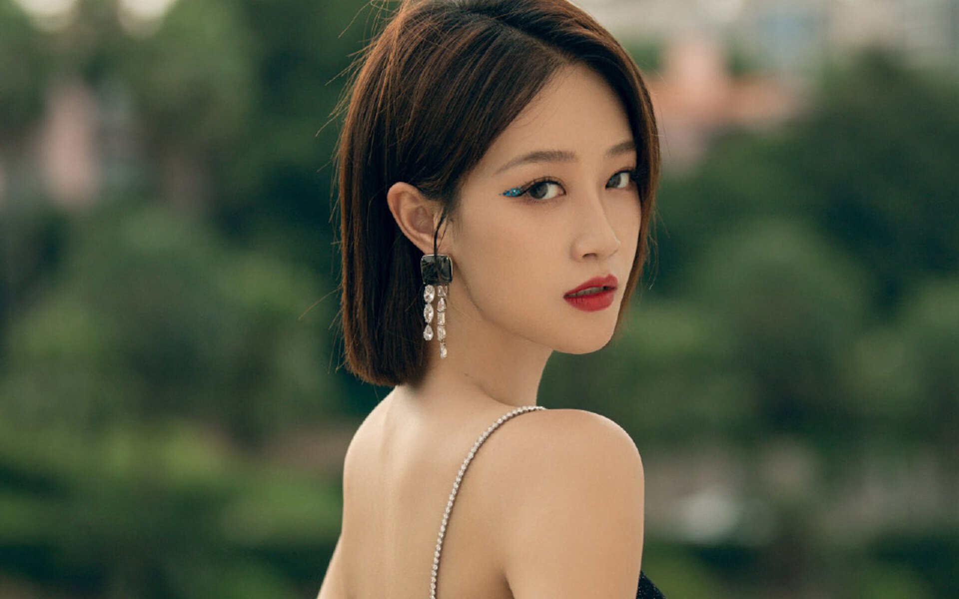 虚拟铁骑与真实油门，当波兰火力压制美国，哈弗茨如何在F1寓言中接管比赛？