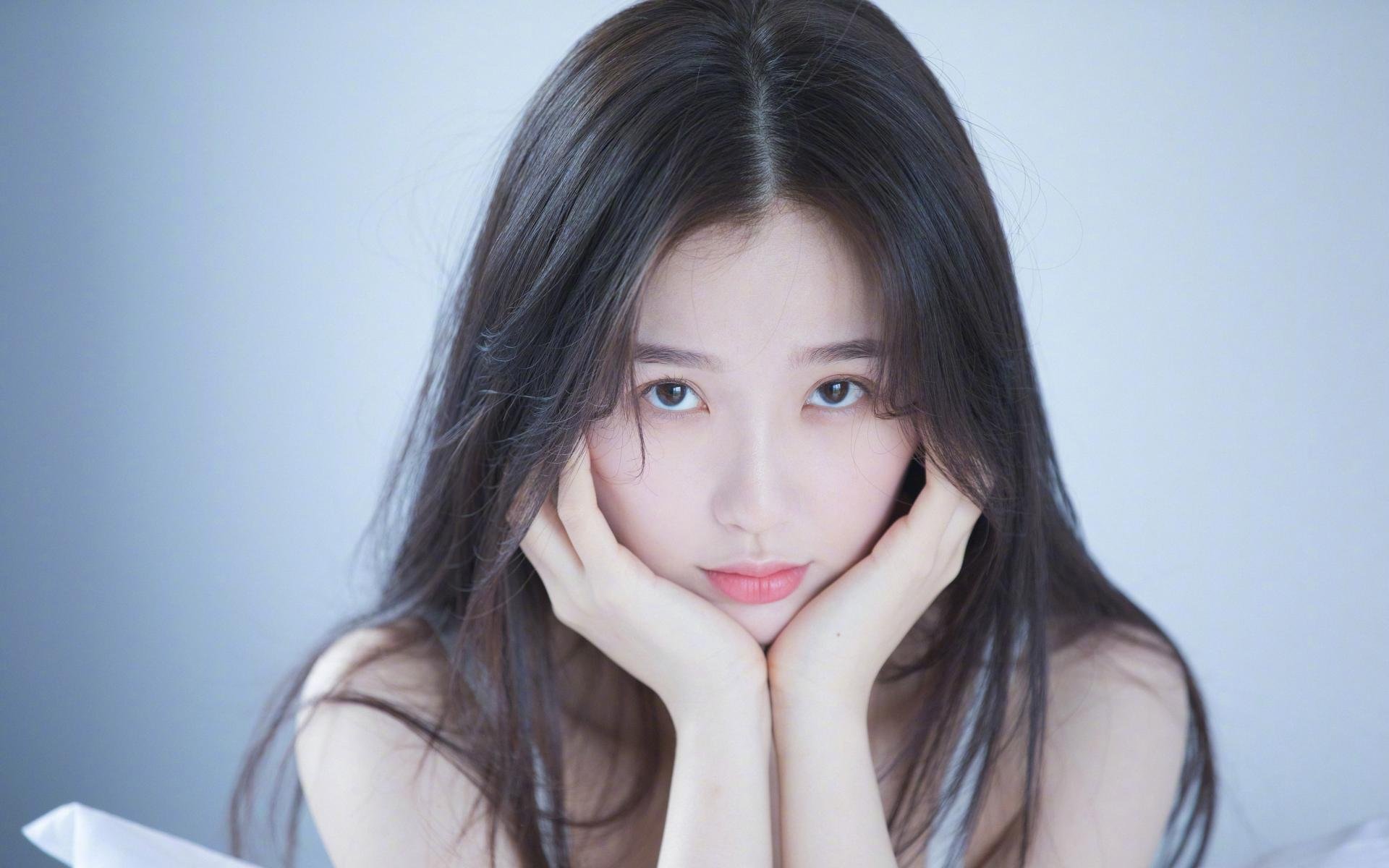 突尼斯铁血防守锁死紫百合,维尼修斯独步全场显神威